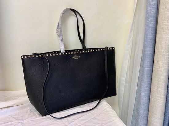 Valentino Garavani Rockstud Leather Shopping Bag 0071