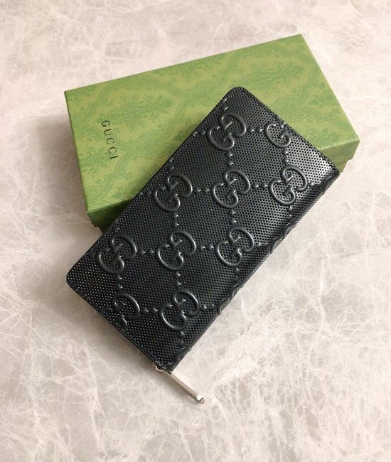 Gucci Embossed Leather Large Capacity Wallet 625558