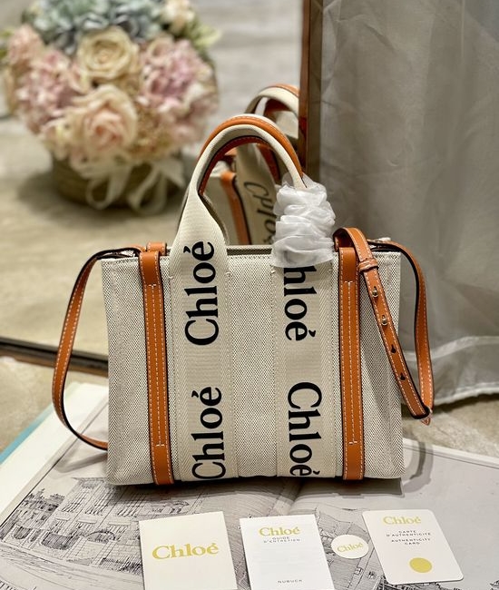 Chloe Woody Tote with Shoulder Strap 17798