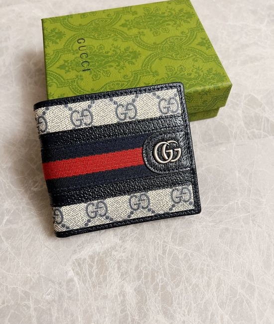 Gucci GG Supreme Canvas Short Wallet 597606