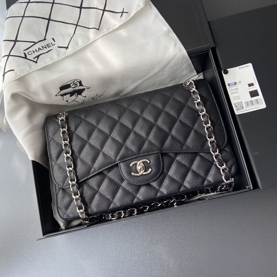 Chanel Classic Caviar Handbag 1113