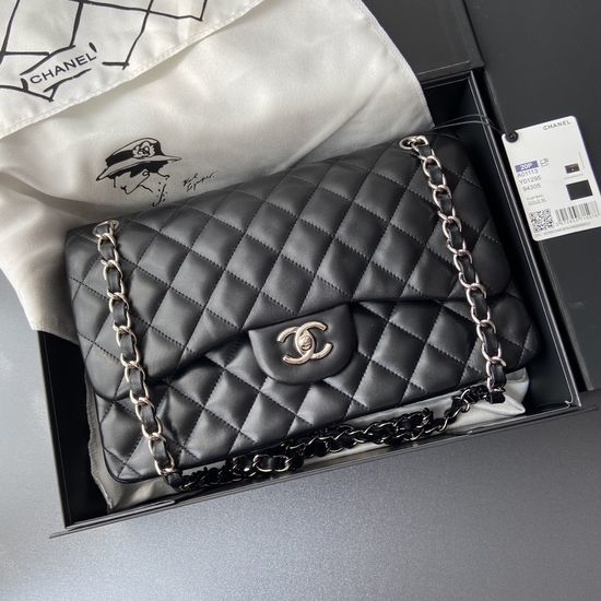 Chanel Classic Series Lambskin Handbag 1113
