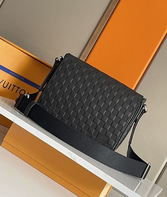 Louis Vuitton LV District Damier Infini Messenger Bag N42711