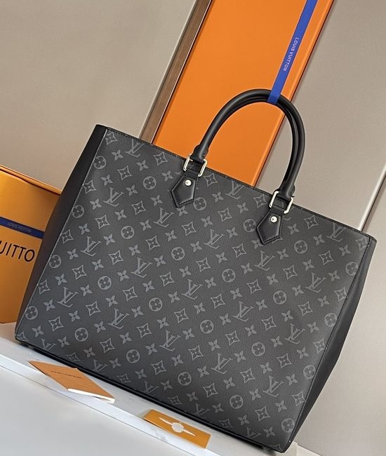 Louis Vuitton LV Grand Sac Handbag M44733
