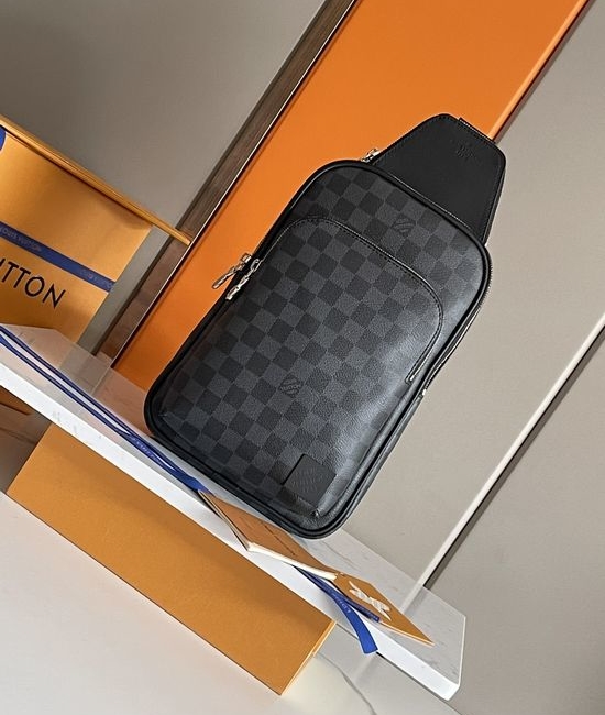 Louis Vuitton LV Avenue Damier Graphite Canvas Bag N45302