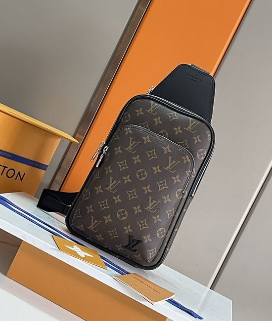 Louis Vuitton LV Avenue Shoulder Bag N46327
