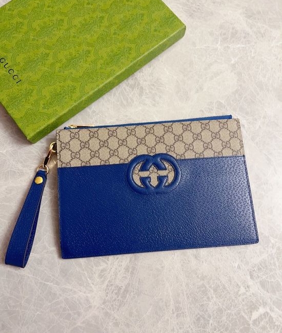 Gucci Interlocking G Clutch 723320