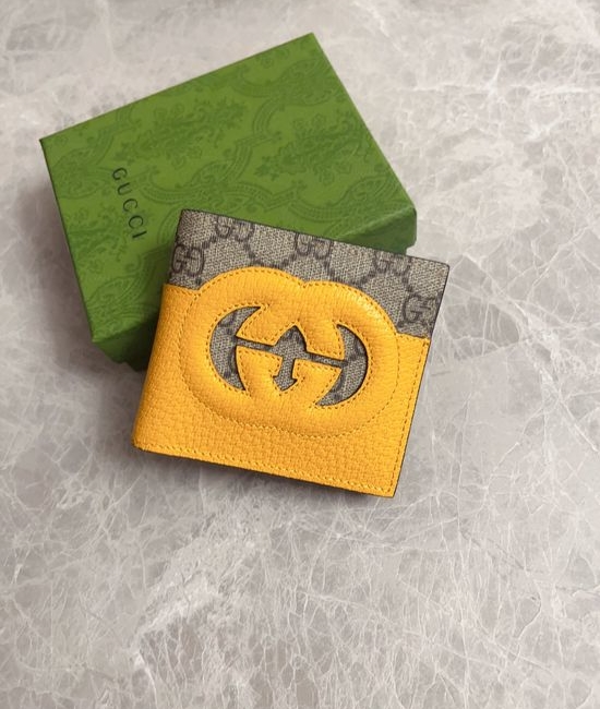 Gucci GG Supreme Canvas Short Wallet 701420