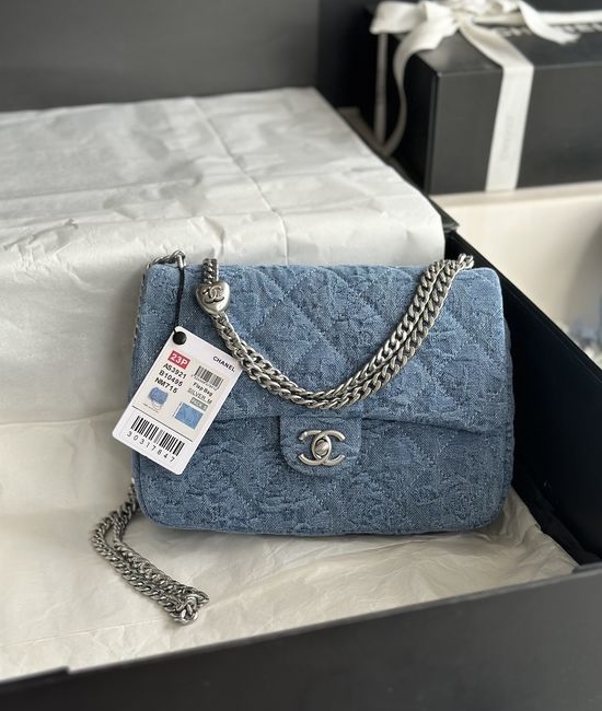 Chanel Denim Camellia Heart Chain Bag AS3921