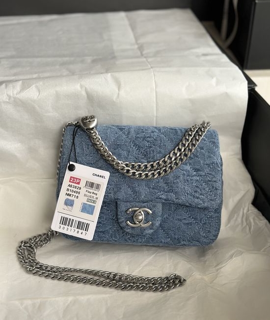 Chanel Camellia Heart Chain Shoulder Bag AS3829