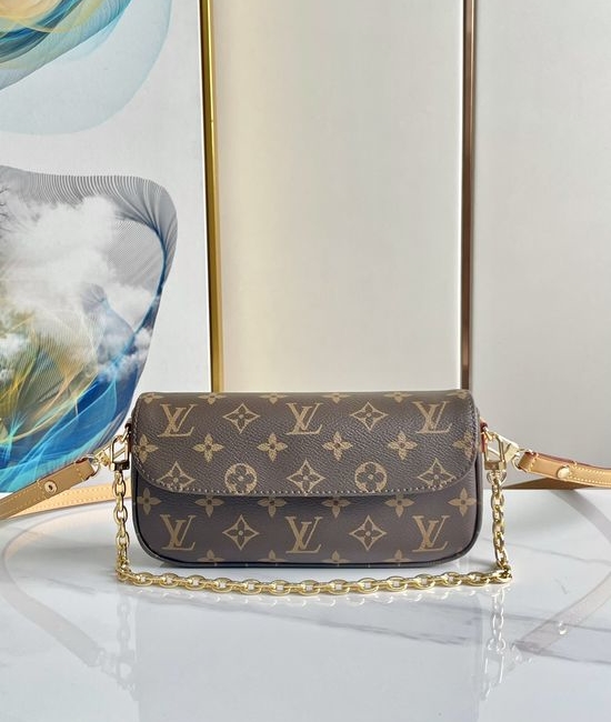Louis Vuitton LV CHAIN IVY Monogram Chain Crossbody Bag M81911