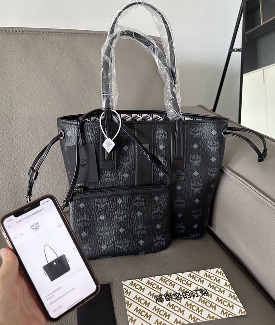 MCM Liz Small Reversible Shopping Bag 65033