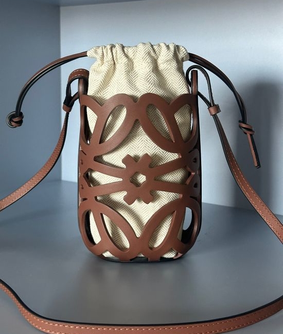 Loewe Hollow Out Crossbody Phone Bag 922