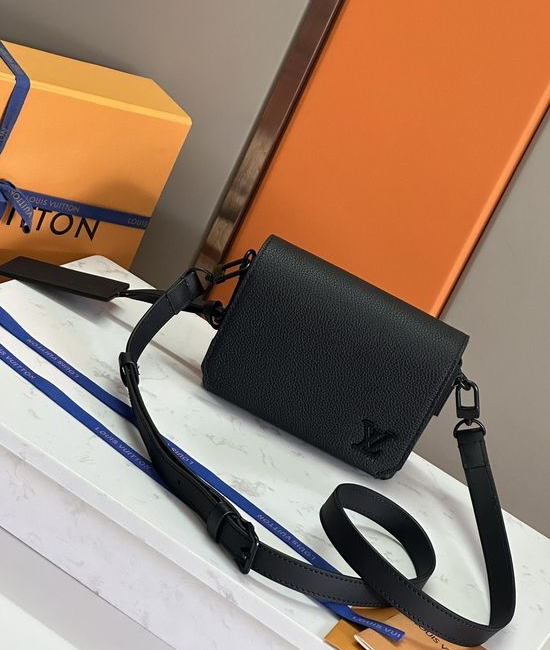 Louis Vuitton LV Fastline Aerogram Mini Handbag M82085