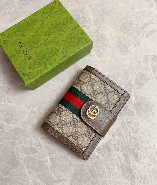 Gucci GG Supreme Canvas Passport Holder 598914