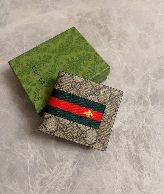 Gucci Bee Embossed Short Wallet 408827