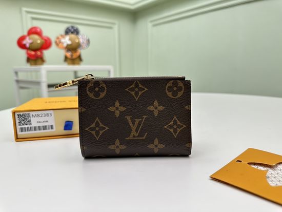 Louis Vuitton Portefeuille Lisa Wallet M82383