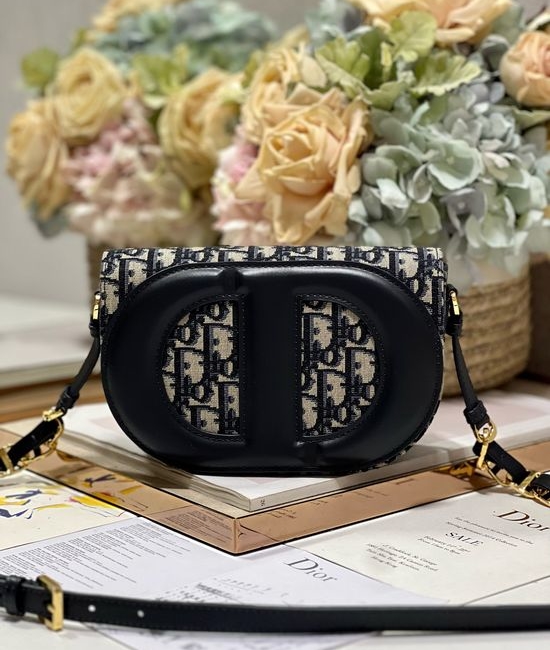 Christian Dior CD CD Signature Shoulder Bag 9088