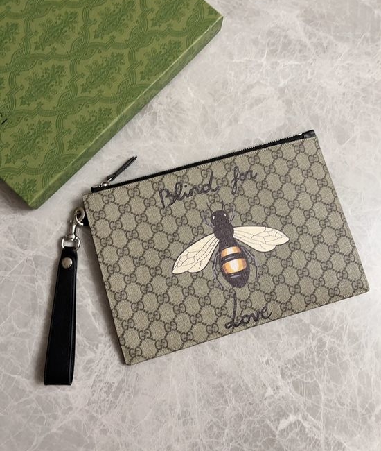 Gucci Bee Print Clutch Bag 473904