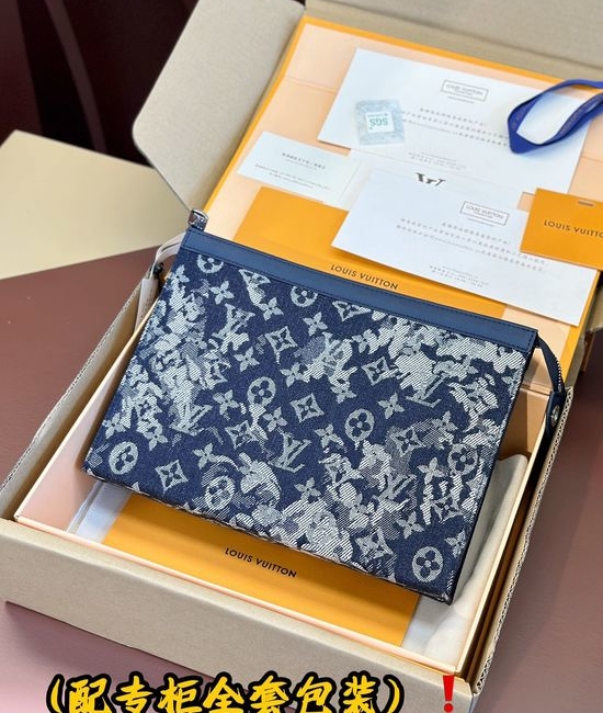 Louis Vuitton LV Pochette Voyage Clutch M80034