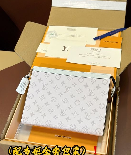 Louis Vuitton LV Pochette Voyage Handbag White Tagarama M30420