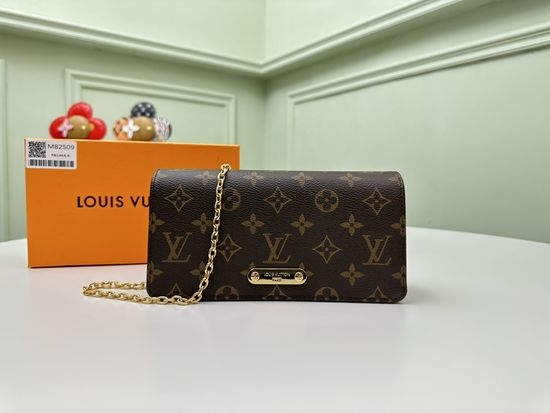 Louis Vuitton LV Lily Wallet On Chain Monogram M82509