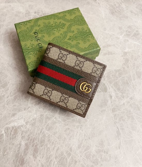 Gucci GG Supreme Canvas Short Wallet 597609