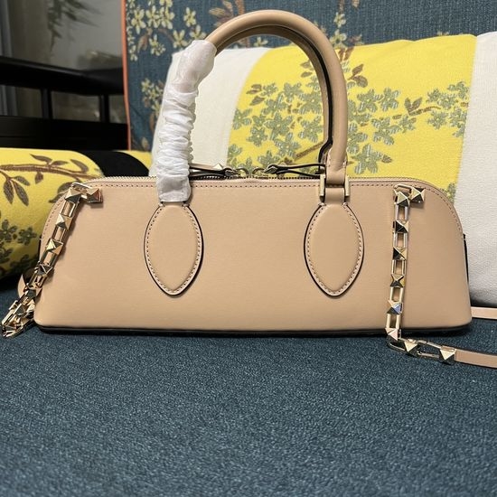 Valentino GARAVANI ROCKSTUD E/W Calfskin Handbag 12476