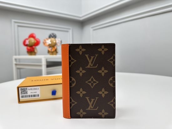 Louis Vuitton LV Passport Holder Monogram M82863