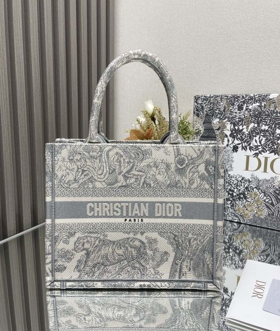 Christian Dior CD Vintage D Embroidery Shopping Bag 550