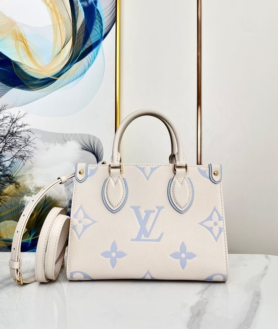 Louis Vuitton LV ONTHEGO Leather Tote Bag M46833
