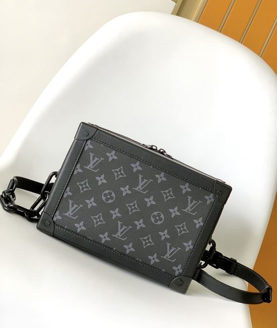 Louis Vuitton LV Soft Trunk Messenger Bag M55700