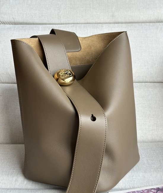 Loewe Pebble Bucket Leather Shoulder Bag 332