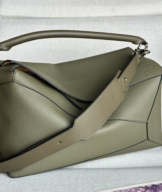 Loewe Puzzle Large Textured Leather Handbag 3044