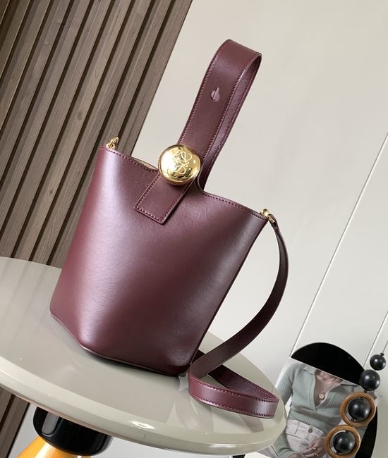 Loewe Pebble Bucket Mini Grain Leather Handbag 9047