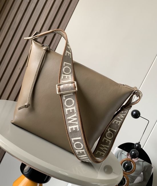 Loewe Cubi Adjustable Strap Crossbody Bag 9026