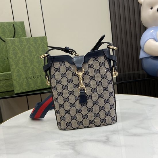 Gucci Classic GG Small Bucket Bag 782919