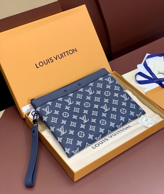 Louis Vuitton LV Pochette To-Go Leather Clutch M81570
