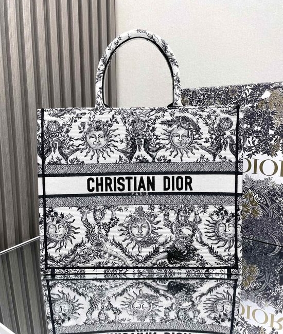 Christian Dior CD Book Tote White Sun Constellation Large 5639