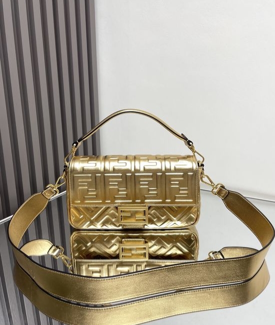 Fendi Baguette Medium Leather Handbag 211