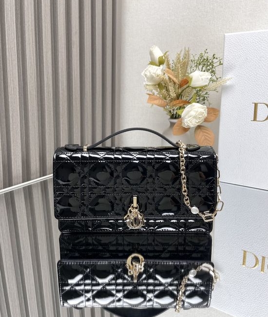 Christian Dior CD Lady Christian Dior CD Pearl Lambskin Clutch 0809