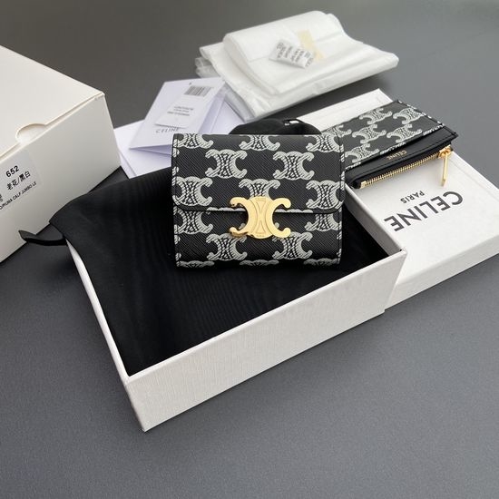 Celine TRIOMPHE Short Wallet 10L652DS3.04LU653