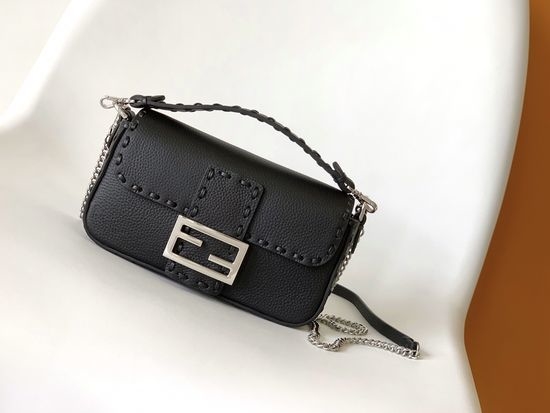 Fendi Baguette Leather Bag 600s