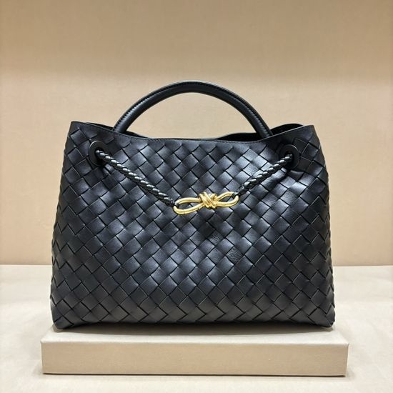 Bottega Veneta BV Andiamo Woven Tote Elegant Classic 3513