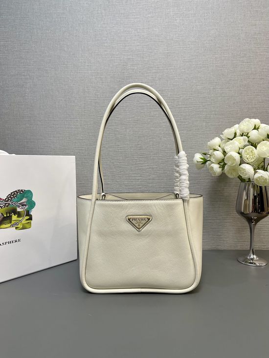 Prada Shoulder Bag Calfskin Large Capacity 1BG539