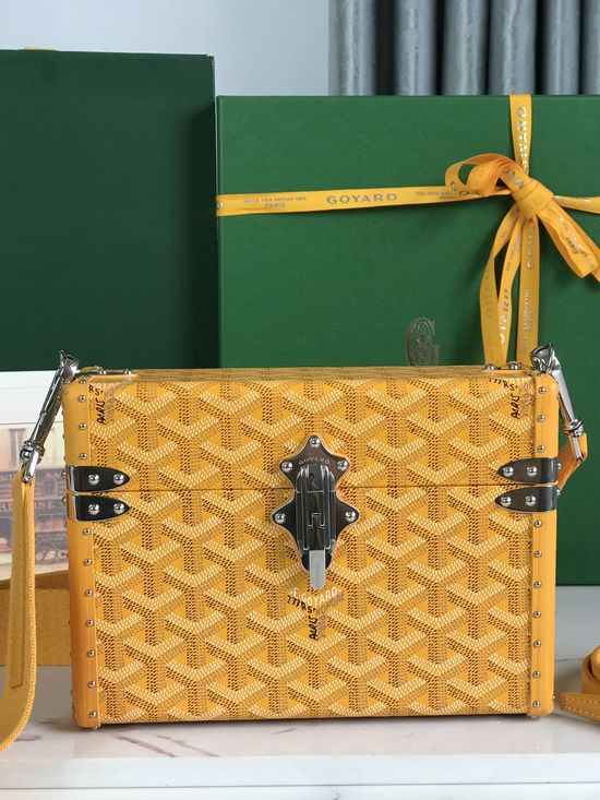 Goyard Cassette Classic Box Bag 2106