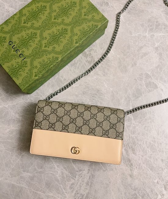 Gucci GG Supreme Chain Crossbody Bag 790060
