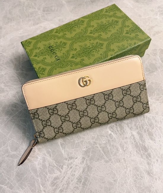 Gucci GG Supreme Canvas Wallet 790057