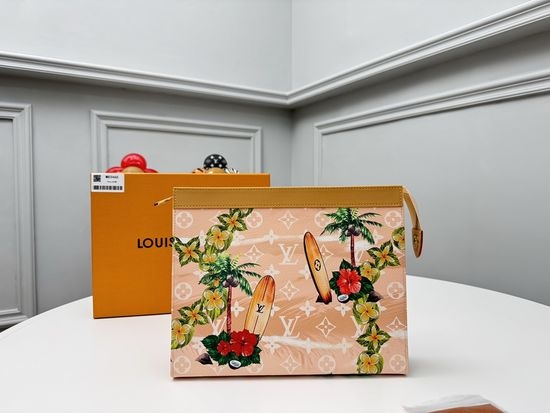 Louis Vuitton LV Pochette Voyage Clutch M83465