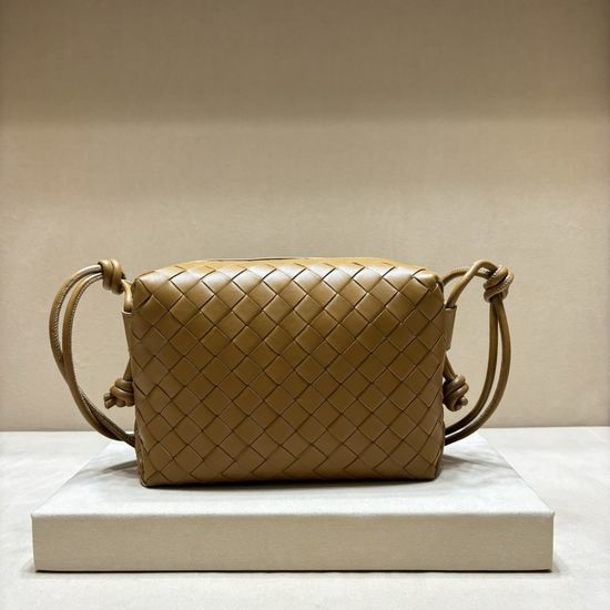 Bottega Veneta BV Large Woven Grid Square Bag 8833